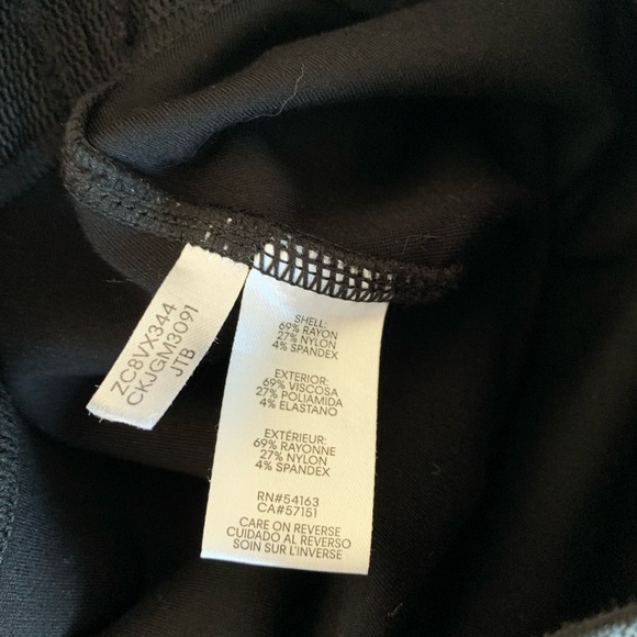 Large Calvin Klein pencil skirt with wide waist band. - Picture 7 of 7